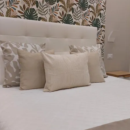 Alojamento de Acomodação e Pequeno-almoço Lussuosamente Luxury 4*